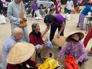 SAIGONTEL’S CHARITY GROUP CAME TO QUANG TRI PROVINCE TO SUPPORT FLOOD VICTIMS