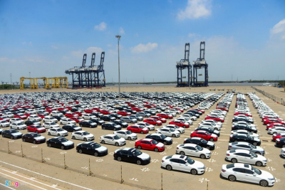 Gần 4.600 ô tô nhập khẩu trong nửa đầu tháng 3