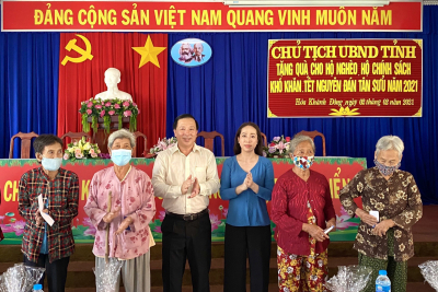 SAIGONTEL BRINGS A HAPPY TET WITH 200 GIFTS TO PEOPLE OF HOA KHANH DONG COMMUNITY, HOA KHANH NAM (LONG AN)