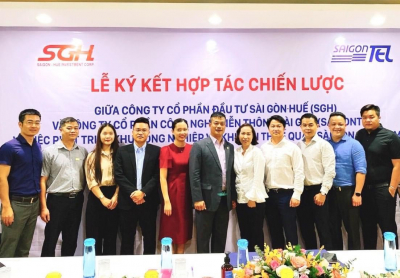 SIGNING CEREMONY OF THE STRATEGIC COOPERATION BETWEEN SAIGONTEL AND SGH ON THE DEVELOPMENT OF SAIGON – CHAN MAY INDUSTRIAL PARK AND NON – TARIFF ZONE.