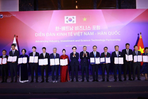 Hướng tới l&agrave;m chủ c&ocirc;ng nghệ: Saigontel ra mắt m&aacute;y chủ &ldquo;Made in Vietnam&rdquo;